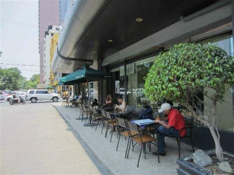 restaurants near bayview park hotel|Starbucks .